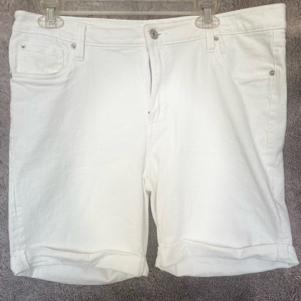 Celebrity Pink Denim Shorts Size 13 - White
